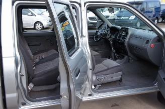 Nissan Navara Pick-Up 2.5 DCi Double Cab 4X4 Trekhaak Airco 98KW picture 10