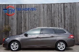 Avarii autoturisme Peugeot 308 SW Active 1.2 Pure Tech Airco Navi Pano Cruise 81KW Euro 6 2015/3