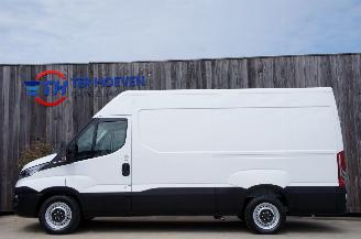 Auto incidentate Iveco Daily 35S13 2.3 HPi L2H2 Hi-Matic Airco Navi Trekhaak 93KW 2016/1