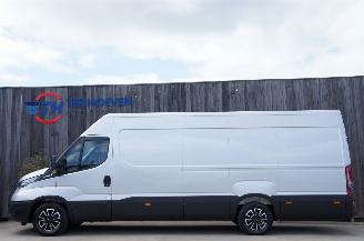 Vaurioauto  passenger cars Iveco Daily 35S18 3.0 HPi L5H2 Hi-Matic Airco Navi ACC LED 132KW Euro 6 2021/7