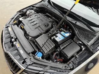 Skoda Octavia Combi 1.6 TDI Ambition Navi CarPlay Sitzheizung picture 47