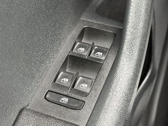 Skoda Octavia Combi 1.6 TDI Ambition Navi CarPlay Sitzheizung picture 30