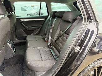 Skoda Octavia Combi 1.6 TDI Ambition Navi CarPlay Sitzheizung picture 13