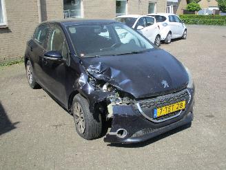 Unfallwagen Peugeot 208 1.6 e HDI Blue Lease 2014/4