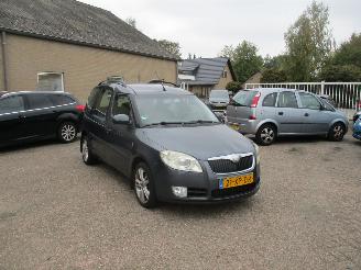 Schadeauto Skoda Roomster 1.6-16V Comfort 2007/8