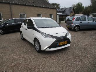 Unfallwagen Toyota Aygo 1.0 VVT-i x-NOW Airco NAP 2015/8