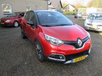 Schadeauto Renault Captur 0.9 TcE Xmod  REST BPM 600 EURO !!!! 2015/10