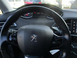 Peugeot 308 SW 1.2 PureTech Allure REST BPM 400 EURO !!!! picture 23