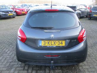 Peugeot 208 1.2 VTi Envy 5drs picture 6