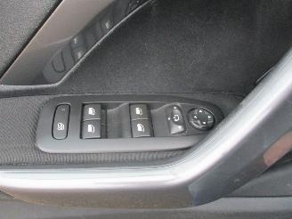 Peugeot 2008 1.5 BlueHD BL ALL picture 28