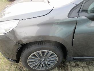 Peugeot 2008 1.2 PureTech Automaat NAP picture 12