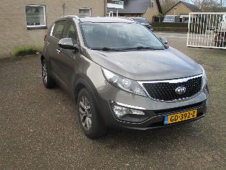 Damaged car Kia Sportage 1.6 GDI BusinessLine REST BPM 1000 EURO !!!! 2015/4