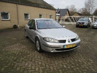 Damaged car Renault Laguna 2.0-16V T Tech Line 2006/7