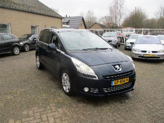Damaged car Peugeot 5008 2.0 HDiF GT 5p. 2011/3