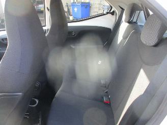 Toyota Aygo 1.0 VVT-i x-now picture 33