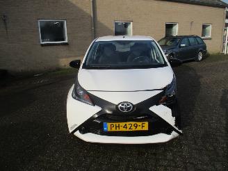 Toyota Aygo 1.0 VVT-i x-now picture 2