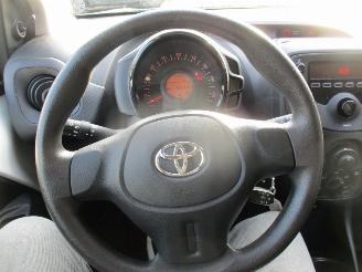Toyota Aygo 1.0 VVT-i x-now picture 22