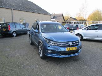 krockskadad bil auto Volkswagen Tiguan 2.0 TSI R-Line Sport&St.4M REST BPM €800,-!!! 2017/2