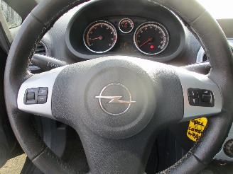 Opel Corsa 1.4-16V Cosmo picture 21