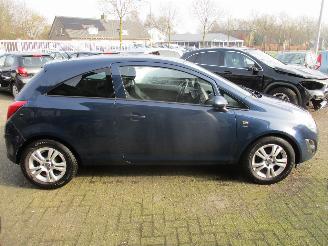 Opel Corsa 1.4-16V Cosmo picture 8