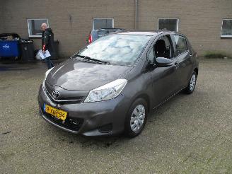 Toyota Yaris 1.0 VVT-i Now REST BPM €300,-!!! picture 3