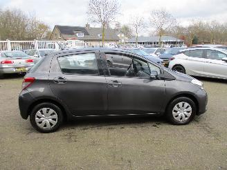 Toyota Yaris 1.0 VVT-i Now REST BPM €300,-!!! picture 8