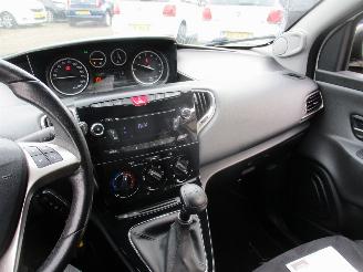 Lancia Ypsilon 0.9 TwinAir Gold picture 27