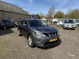 Auto incidentate Nissan Qashqai 1.2 N-Connecta REST BPM €500!!! 2016/4