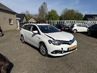 Schadeauto Toyota Auris Touring Sports 1.8 Hybrid Aspiration 2015/10