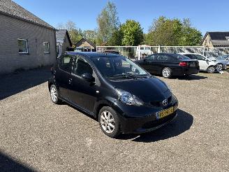 uszkodzony samochody osobowe Toyota Aygo 1.0-12V 2006/11