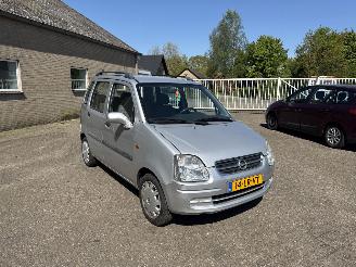 Voiture accidenté Opel Agila 1.2-16V Comfort 2003/4