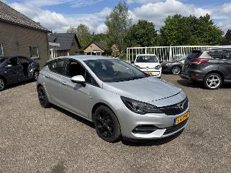 Voiture accidenté Opel Astra 1.2 Business Edition REST BPM €300,-!!! 2021/1