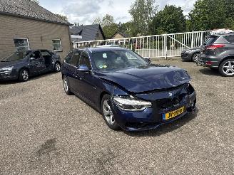 Damaged car BMW 3-serie 320d EDE Cent.Hi.Ex. 2016/6