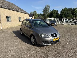 uszkodzony samochody osobowe Seat Altea 2.0 FSI Stylance 2004/10