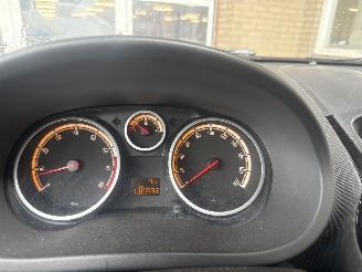 Opel Corsa 1.4-16V picture 17
