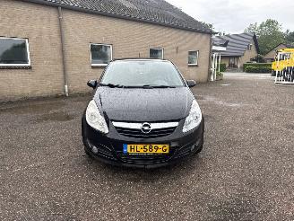 Opel Corsa 1.4-16V picture 2