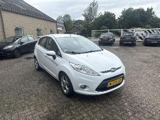 uszkodzony samochody osobowe Ford Fiesta 1.4 Titanium AUTOMAAT 2012/9
