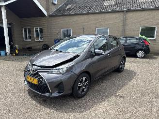 Toyota Yaris 1.0 VVT-i Trend REST BPM €300,-!!! picture 3