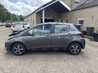 Toyota Yaris 1.0 VVT-i Trend REST BPM €300,-!!! picture 4