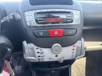 Toyota Aygo 1.0 VVT-i Aspiration AUTOMAAT picture 21
