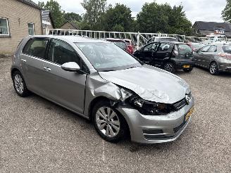 Schadeauto Volkswagen Golf 1.0 TSI Business Edition Connected  REST BPM €300,-!!! 2016/1