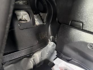 Suzuki Swift 1.0 Stijl REST BPM €700,-!!! picture 15
