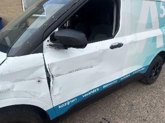Ford Transit E-Transit Courier Trend 44 kWh picture 17