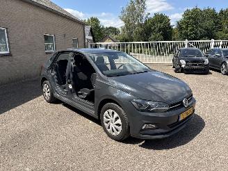 Voiture accidenté Volkswagen Polo 1.0 TSI Comfortline REST BPM €700,-!!! 2018/11