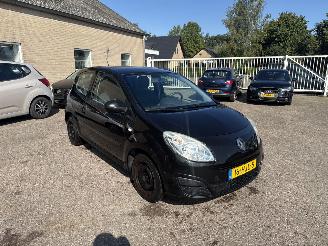 Damaged car Renault Twingo 1.2 Authentique 2008/12