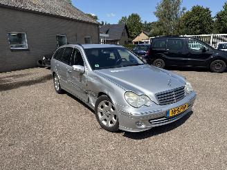 Avarii autoturisme Mercedes C-klasse C-klasse Combi  200 K. Elegance 2006/1