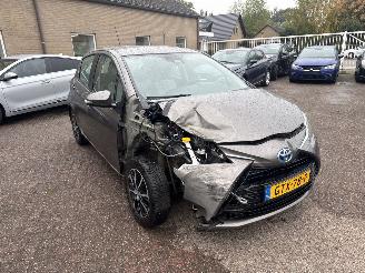 Coche accidentado Toyota Yaris 1.5 Hybrid Dynamic AUT 2019/9