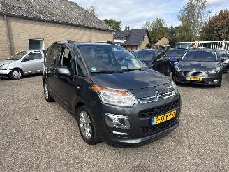 Coche accidentado Citroën C3 picasso 1.6 VTi Exclusive AUT REST BPM €700,-!!! 2014/7