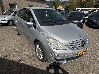Damaged car Mercedes B-klasse 170 2009/10