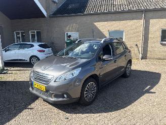 Peugeot 2008 1.2 PureTech Active REST BPM €300,-!!! picture 3